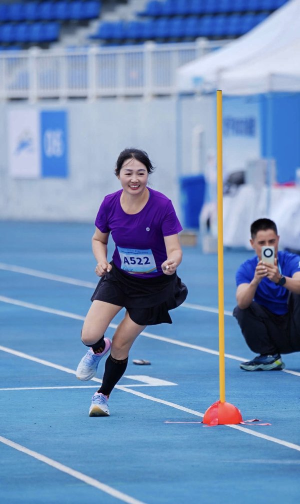 炒股配资知识网 这场比赛找回小时候的运动会记忆2025年云南省国家体育锻炼标准邀请赛在昆举行